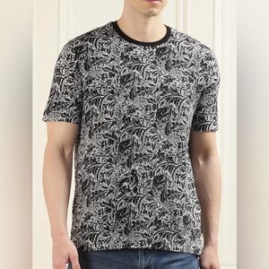 Ted Baker T-Shirt Size 4/Large Black and White Graphic Tee